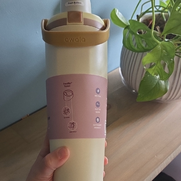 Owala Free Sip Tumbler - Picture 4 of 5